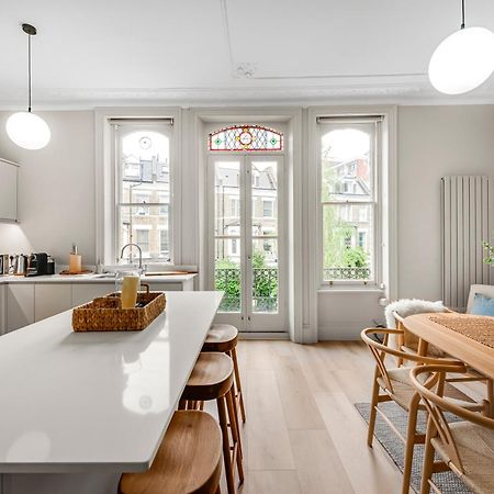 Luxury 3 Bed Apartment With Balcony In Kensington Olympia Лондон Экстерьер фото