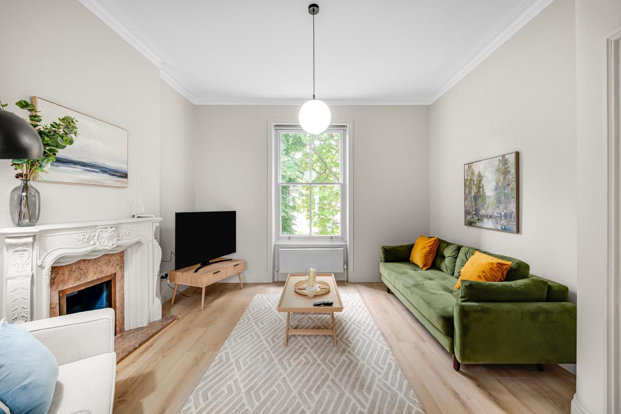 Luxury 3 Bed Apartment With Balcony In Kensington Olympia Лондон Экстерьер фото