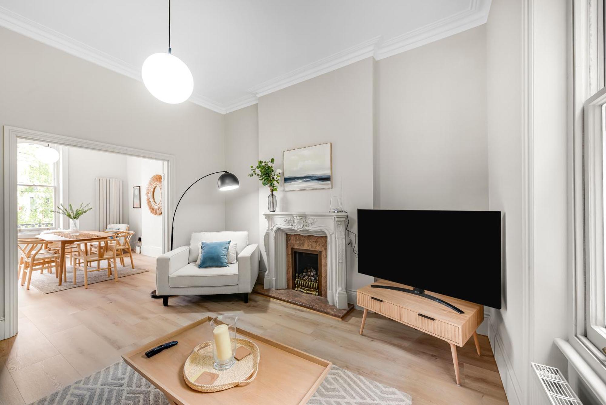 Luxury 3 Bed Apartment With Balcony In Kensington Olympia Лондон Экстерьер фото