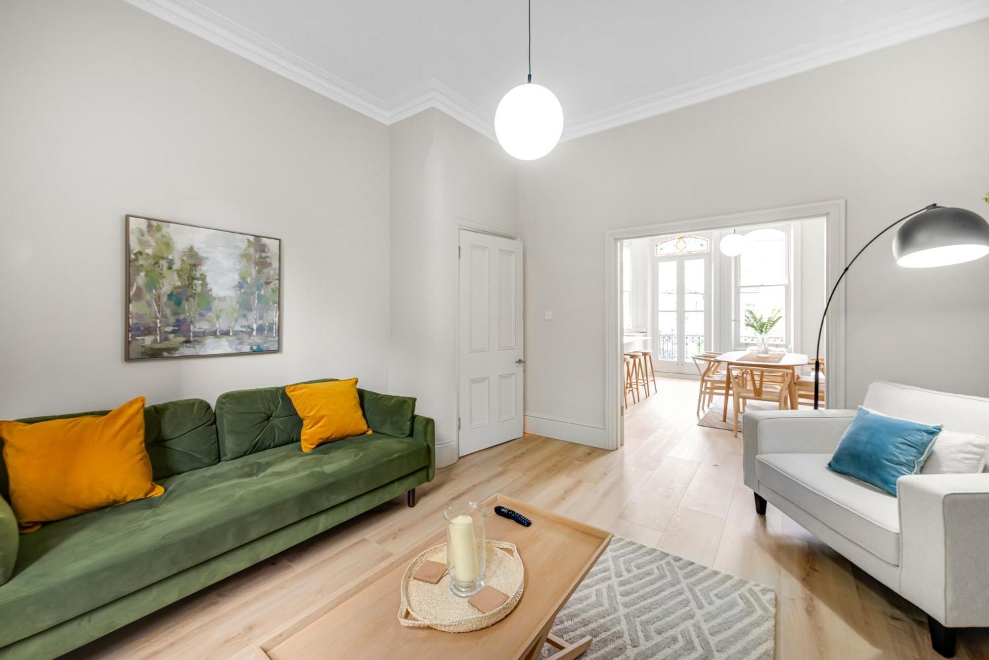 Luxury 3 Bed Apartment With Balcony In Kensington Olympia Лондон Экстерьер фото